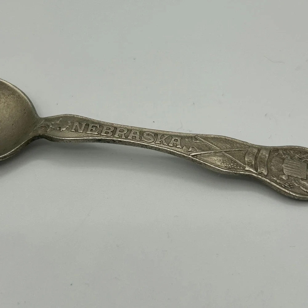 Vintage Wallingford Co Nebraska State Souvenir Spoon Silverplate Patriotic 5.5